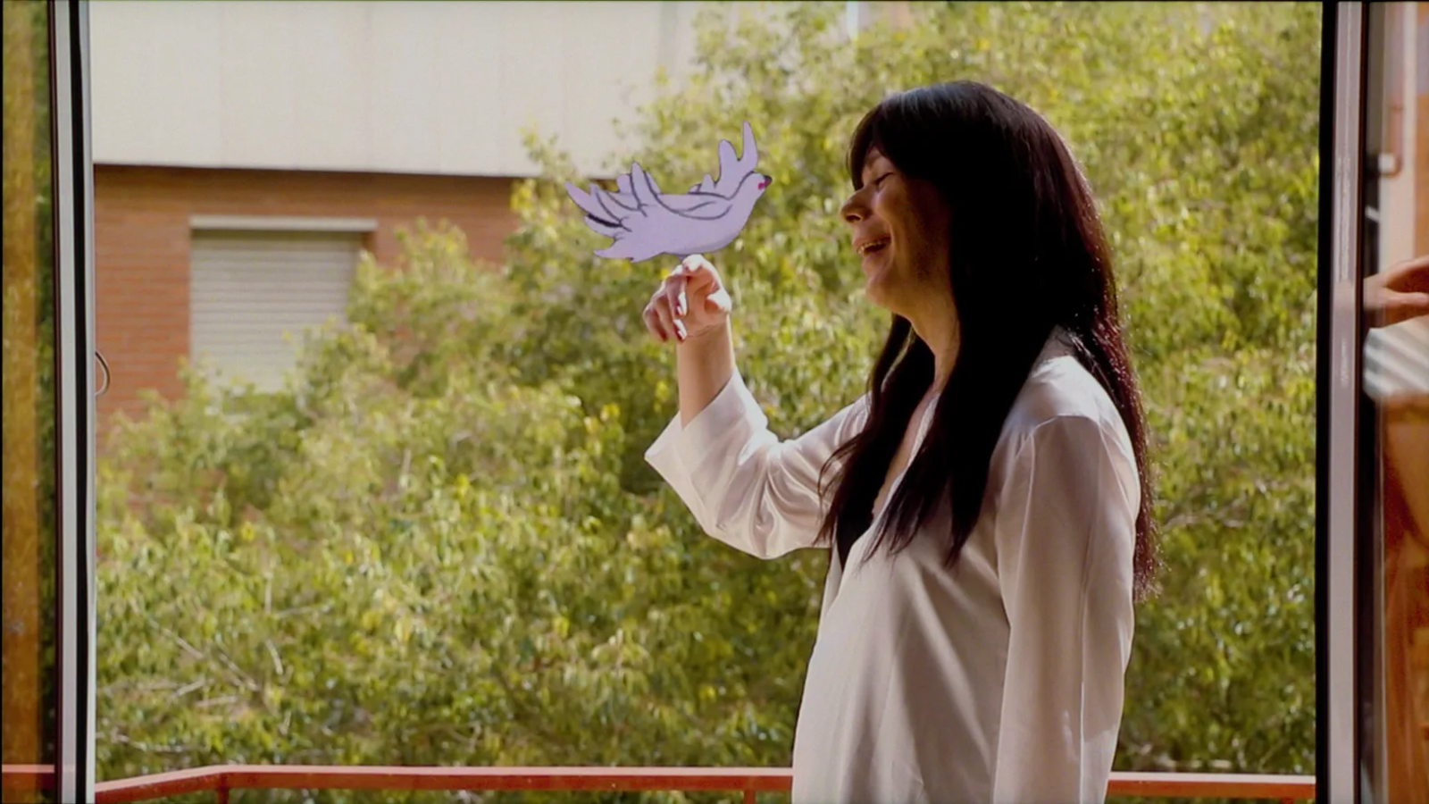 CRÍTICA de «Reir, cantar, tal vez llorar»: Fassbinder, Proust y canciones desafinadas